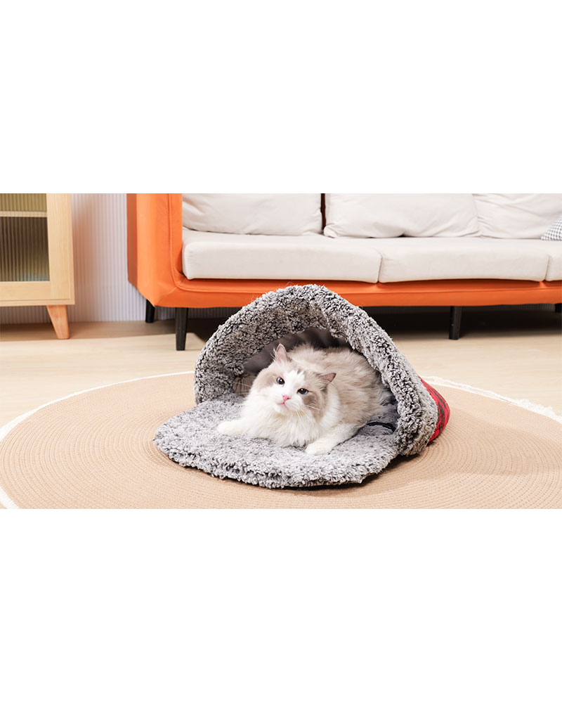 Smelly Pet Slipper- Plush Slipper Shaped Cat Bed